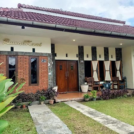 Rumah Kami Guest House Jogjakarta Buitenkant foto