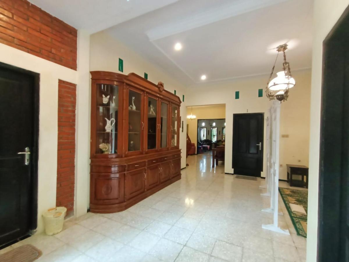 Rumah Kami Guest House Jogjakarta Buitenkant foto