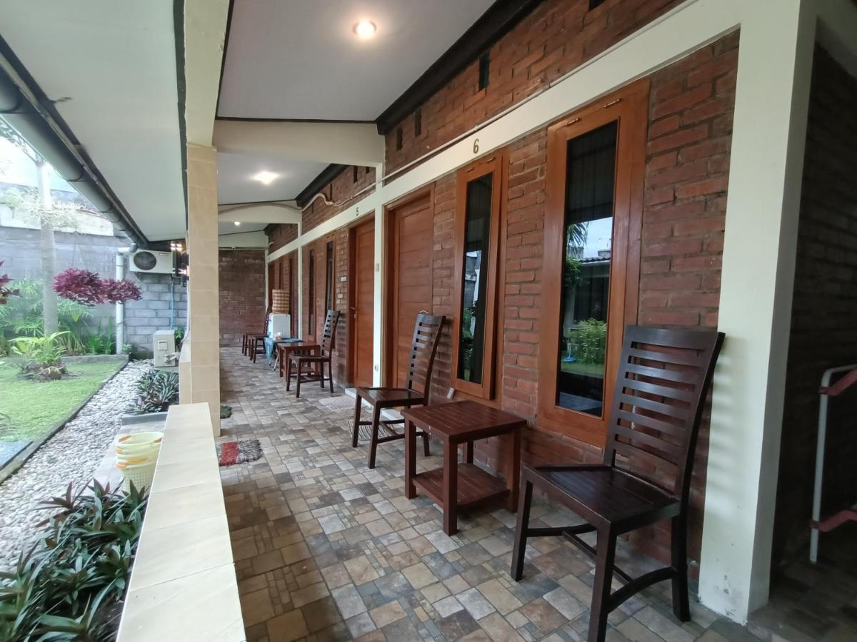 Rumah Kami Guest House Jogjakarta Buitenkant foto
