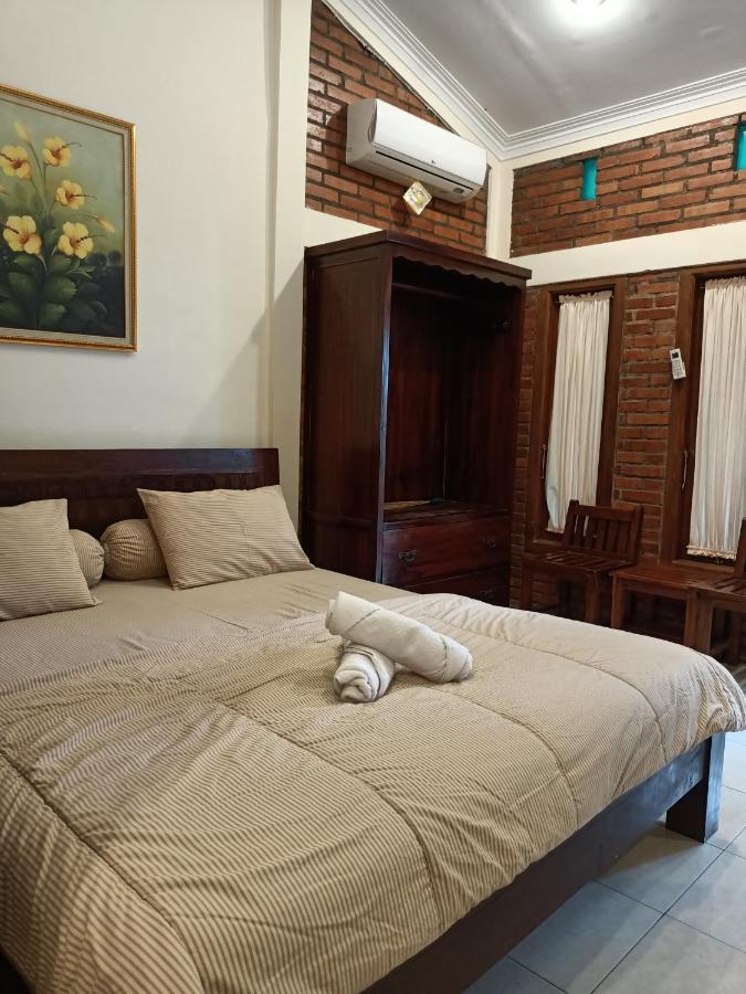 Rumah Kami Guest House Jogjakarta Buitenkant foto