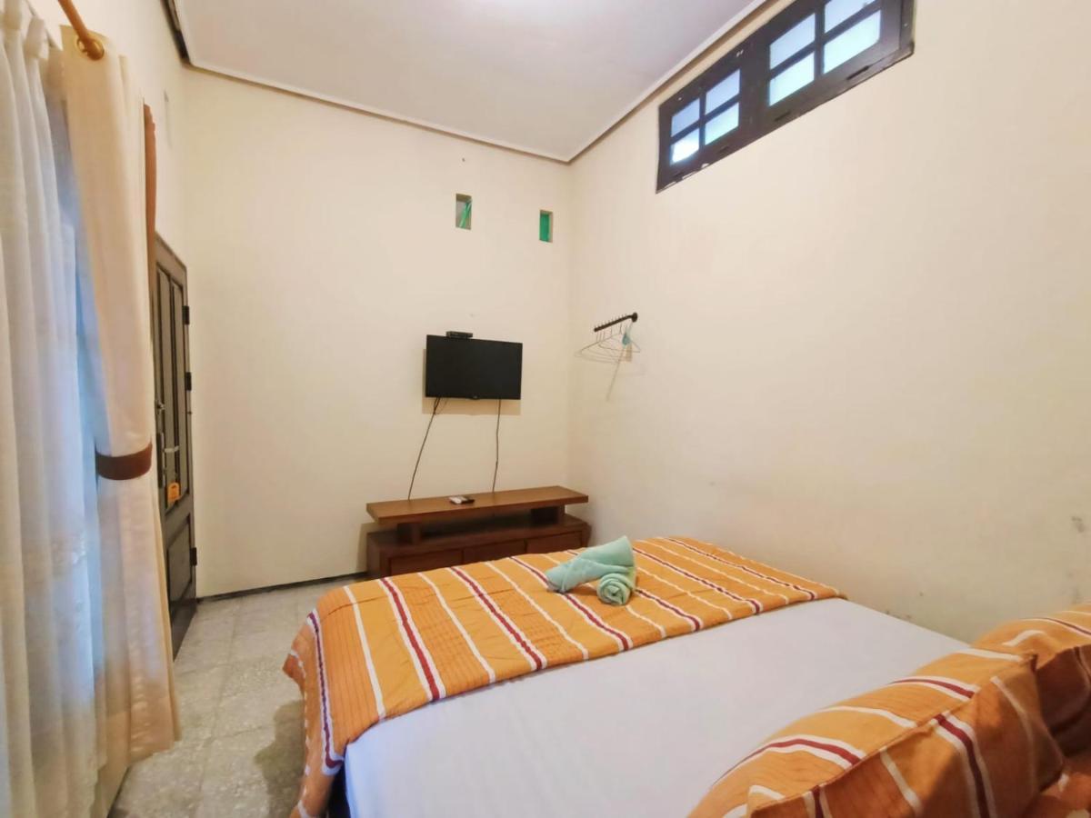 Rumah Kami Guest House Jogjakarta Buitenkant foto